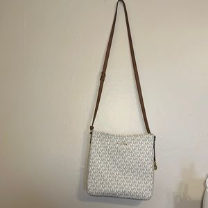 Michael kors crossbody bag
